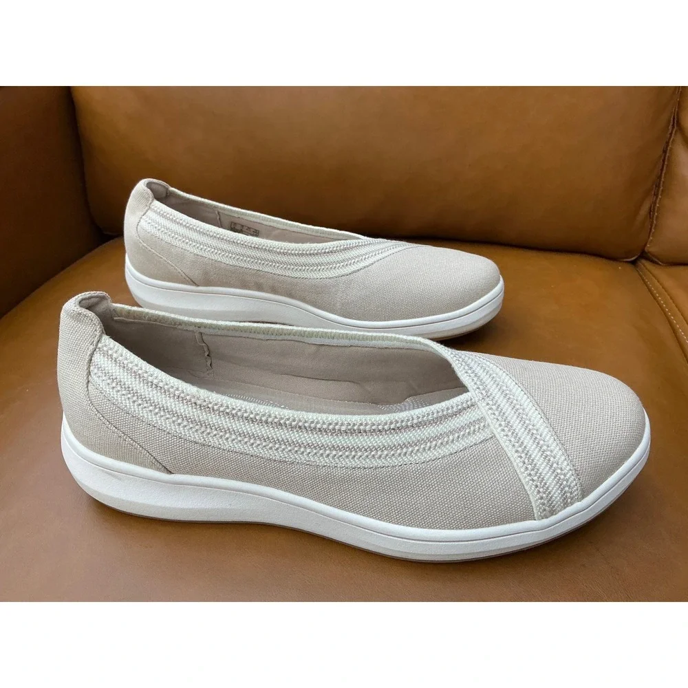 Clarks Breezesky Air Cloudsteppers Womens 10 Sand Slip On Flats